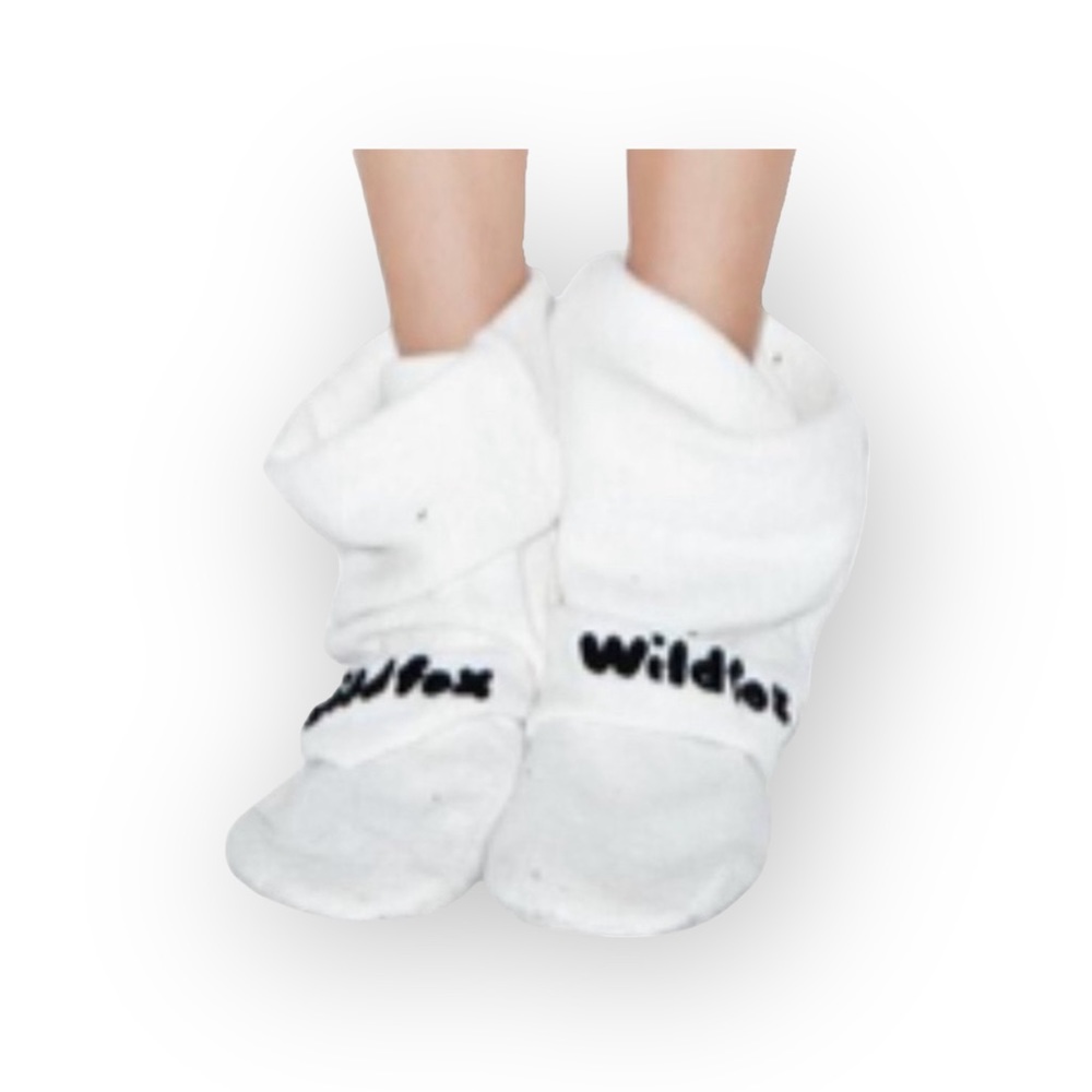 new Rare: Wildfox ☻︎ Chenille Fox Sox ☻︎ Vintage Lace White ☻︎ Warm + Fuzzy